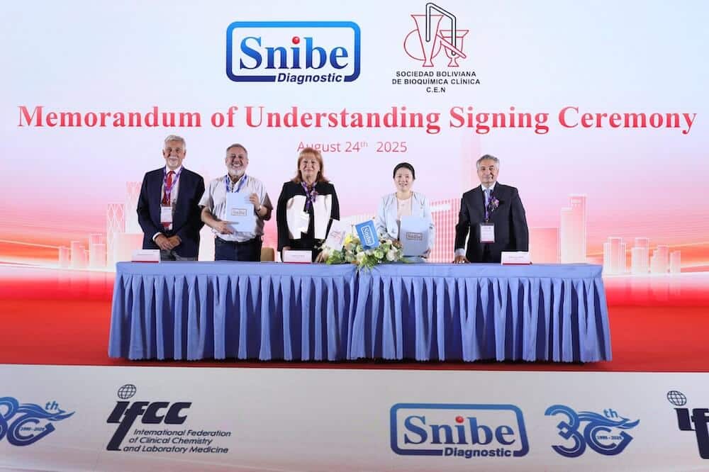 Firma de acuerdo entre SOBOBIOCLI y SNIBE-China en Shenzhen, agosto 2025